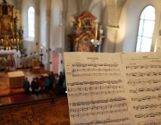 Altarweihe mit Alt-Erzbischof Alois Kothgasser