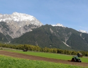 Anfang Mai hat die Feldarbeit Hochkonjunktur – Drei Bauern, drei Geschichten