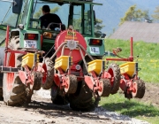 Anfang Mai hat die Feldarbeit Hochkonjunktur – Drei Bauern, drei Geschichten