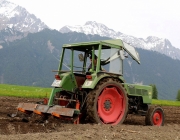 Anfang Mai hat die Feldarbeit Hochkonjunktur – Drei Bauern, drei Geschichten