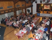 Feuerwehrball 2014 – Frage beim Schätzspiel „Wie schwer ist eine Schlauchhaspel?“