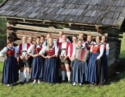Foto-Termin Trachtenverein Edelweiss – Ausrichter des heurigen Kathreintanzes