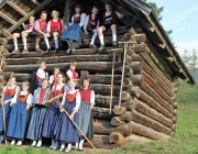 Foto-Termin Trachtenverein Edelweiss – Ausrichter des heurigen Kathreintanzes