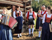 Foto-Termin Trachtenverein Edelweiss – Ausrichter des heurigen Kathreintanzes