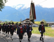 Herz-Jesu-Prozession 2013 – Pfarrfest in der Barwieser Agrarmaschinenhalle