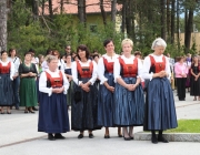Herz-Jesu-Prozession 2013 – Pfarrfest in der Barwieser Agrarmaschinenhalle