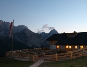 Ein Tag beim Hüttenteam auf der Hochfeldern Alm