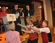Jungbauernball 2013 mit Traktor-Versteigerung – Der „Lindner BF 14“ bleibt in Mieming