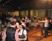 Jungbauernball 2013 mit Traktor-Versteigerung – Der „Lindner BF 14“ bleibt in Mieming