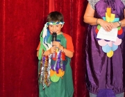 Kindergarten Barwies spielt das Musical „Der Regenbogenfisch“