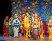 Kindergarten Barwies spielt das Musical „Der Regenbogenfisch“