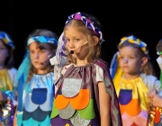 Kindergarten Barwies spielt das Musical „Der Regenbogenfisch“