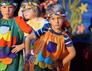 Kindergarten Barwies spielt das Musical „Der Regenbogenfisch“