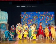 Kindergarten Barwies spielt das Musical „Der Regenbogenfisch“