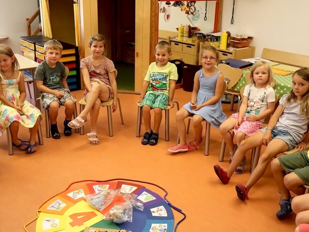 Geburtstagsfeier im Kindergarten Barwies – Ein „Hoch“ auf vier Zwillingspaare