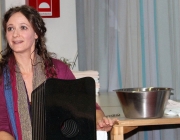 Sabine Gamsjäger zur Klangstein-Therapie – “…spricht Menschen körperlich und geistig an“