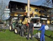 Maifest 2013 - Anschlag auf den Mieminger Maibaum