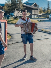 1_maifest_19_2048px-67