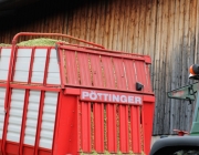 Maisernte am Bauernhof Post in Obermieming