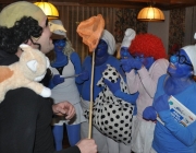 Maskenball der Mieminger Bäuerinnen 2013 – „…Schlumpfblau“