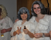 Maskenball der Mieminger Bäuerinnen 2013 – „…Schlumpfblau“