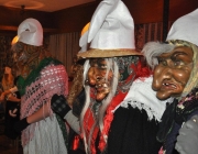 Maskenball der Mieminger Bäuerinnen 2013 – „…Schlumpfblau“