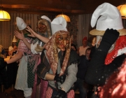 Maskenball der Mieminger Bäuerinnen 2013 – „…Schlumpfblau“