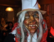 Maskenball der Mieminger Bäuerinnen 2013 – „…Schlumpfblau“