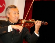 Neujahrskonzert 2015 - Mit Lui Chan, seinem Orchester Festival Sinfonietta Linz und der Sopranistin Eva-Maria Schmid