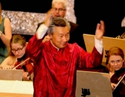 Neujahrskonzert 2015 - Mit Lui Chan, seinem Orchester Festival Sinfonietta Linz und der Sopranistin Eva-Maria Schmid