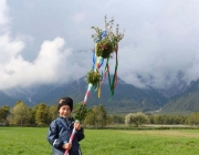 Palmbuschenbinden für Palmsonntag am Steirerhof