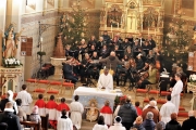 Weihnachtsmesse am Christtag – Zum Abschluss sangen alle „Stille Nacht, heilige Nacht“