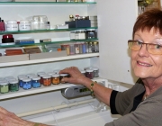 Porzellanmalerin Sieglinde Losch – Mit Pinsel und Pistole