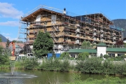 Neues Schwarz-Stammhaus vor der Fertigstellung – Eröffnung ist Ende Juni