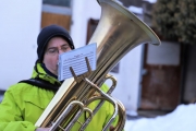 A guets Nuis 2018 allen in Mieming! – Die Musikkapelle überbrachte ihre Neujahrsgrüße heuer an einem Sonntag