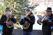 A guets Nuis 2018 allen in Mieming! – Die Musikkapelle überbrachte ihre Neujahrsgrüße heuer an einem Sonntag