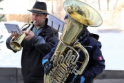 A guets Nuis 2018 allen in Mieming! – Die Musikkapelle überbrachte ihre Neujahrsgrüße heuer an einem Sonntag