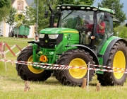 Traktor-Geschicklichkeits-Fahren – Der Star war ein „Lindner Unitrac“