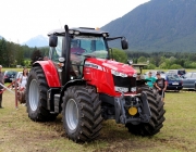 Traktor-Geschicklichkeits-Fahren – Der Star war ein „Lindner Unitrac“