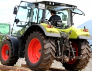 Traktor-Geschicklichkeits-Fahren – Der Star war ein „Lindner Unitrac“