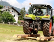 Traktor-Geschicklichkeits-Fahren – Der Star war ein „Lindner Unitrac“