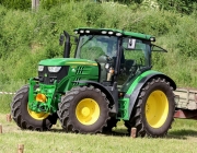 Traktor-Geschicklichkeits-Fahren – Der Star war ein „Lindner Unitrac“