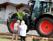 Traktor-Geschicklichkeits-Fahren – Der Star war ein „Lindner Unitrac“
