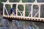 Untere Stöttlbrücke erneuert – Mit Wetterschutz-Dach aus Lärchenholz