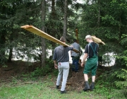 Zäunen auf der Feldereralpe „…das heißt ca. 4 km Weidezäune reparieren“