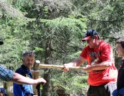 „Zäuner“ der Marienbergalpe in Aktion – Winterschäden der Biberwier-Alm werden ausgebessert