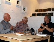 Zeitfenster in Wildermieming – „Dorfgespräch im Atelier“ mit Wilhelm Zimmermann und Siegfried Köll