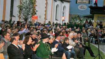 Festmusik im Andreas-Hofer-Gedenkjahr 2009 mit den Musikkapellen Mieming und Wildermieming in Barwies. Foto: Knut Kuckel