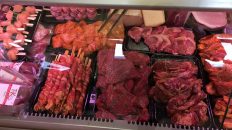 Fleisch aus bäuerlicher Produktion beim Metzger Klima in Untermieming, Foto: Mieming.online