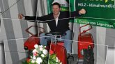 Günter „Faxe“ Spielmann aus Obermieming ist neuer Besitzer eines "Lindner BF 14". Foto: Michael Sonnweber